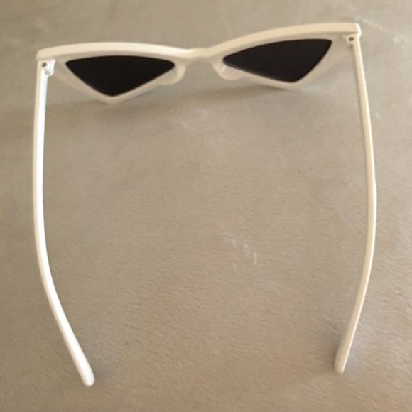 white triangle sunglasses - Picture 4 of 6